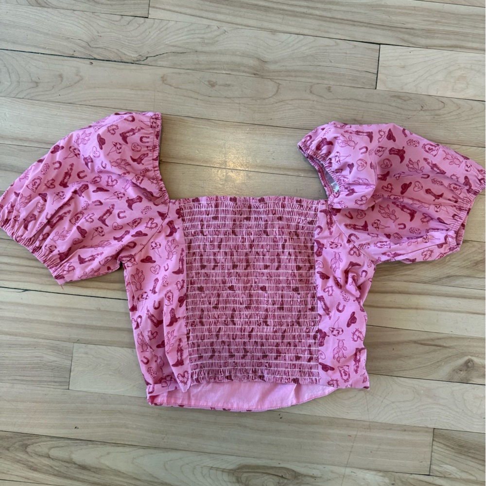 Pink Crop Top with Heart Pattern - Picture 2 of 3